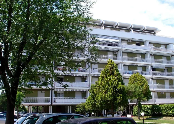 Apartment In Veneto With Pool & Terrace Apartment *