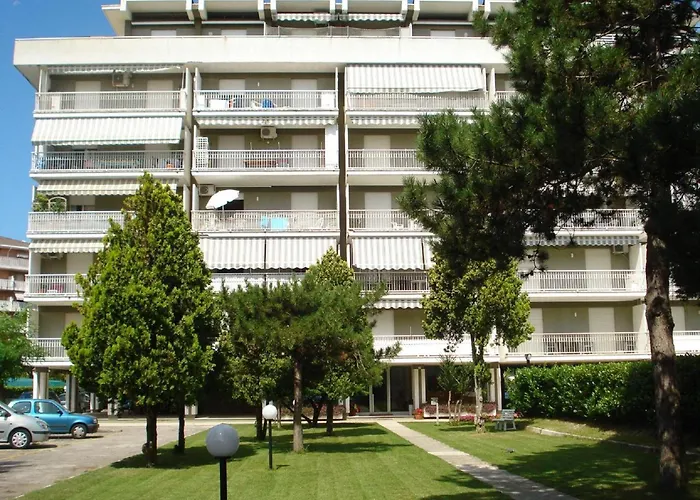 Apartment In Veneto With Pool & Terrace Porto Santa Margherita